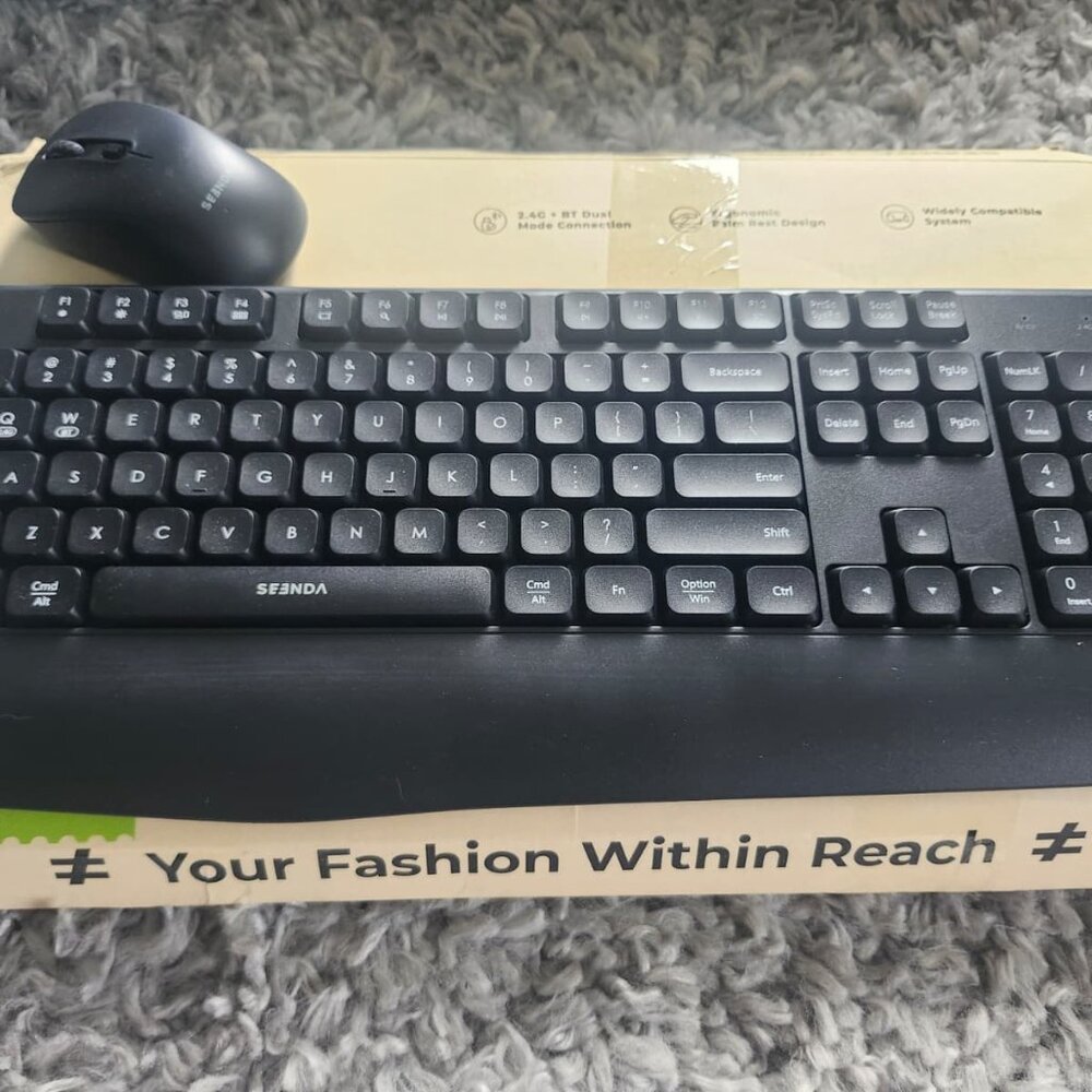 Wireless Bluetooth Keyboard & Mouse - Picture 6 of 7
